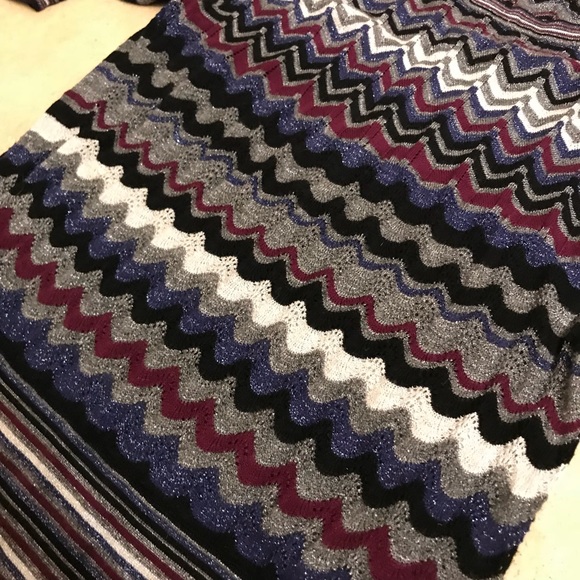 Guess Purple, Black, & Blue Patterned Sweater - Picture 3 of 3